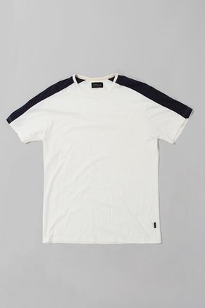 shoulder tee
