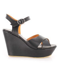 Shannon-wedge-in-black-by-kathryn-wilson20130901-23908-kknaeh-0